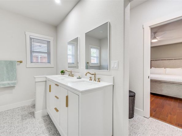 5919  Belmont Avenue , Dallas Texas 75206
