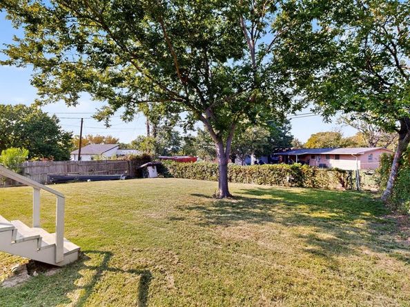 1109  Montclair Drive , Garland Texas 75040