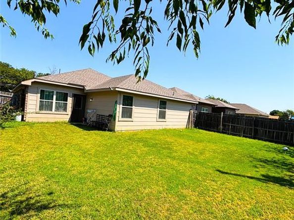 1706 E Arlington Avenue , Fort Worth Texas 76104