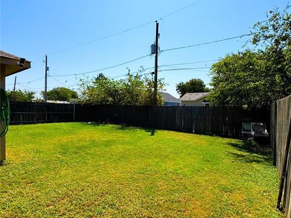 1706 E Arlington Avenue , Fort Worth Texas 76104