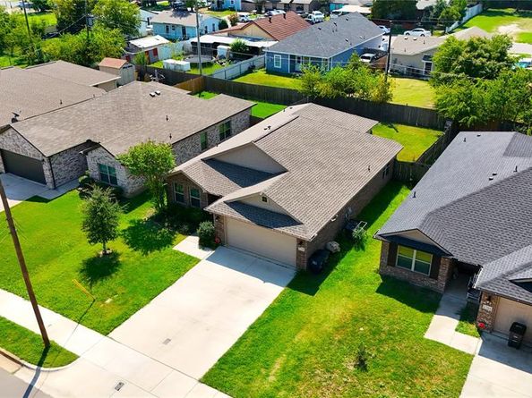 1706 E Arlington Avenue , Fort Worth Texas 76104