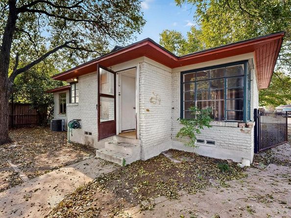 1421  Barlow Avenue , Dallas Texas 75224