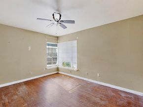 1421  Barlow Avenue , Dallas Texas 75224