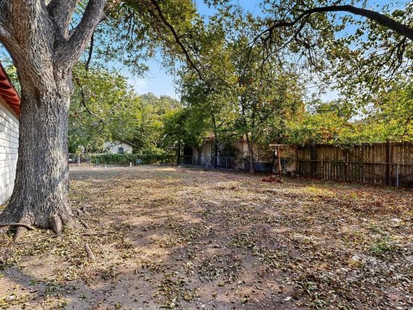 1421  Barlow Avenue , Dallas Texas 75224