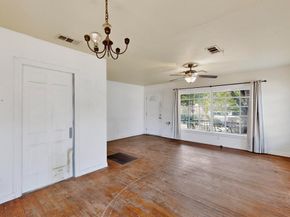 1421  Barlow Avenue , Dallas Texas 75224