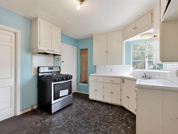 1421  Barlow Avenue , Dallas Texas 75224