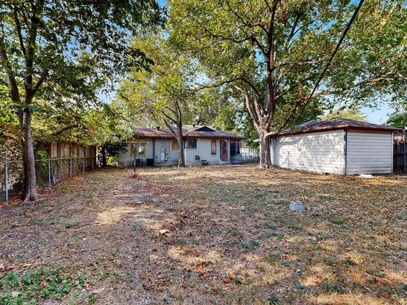 1421  Barlow Avenue , Dallas Texas 75224