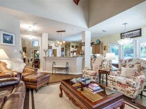 327  Kahala Drive , Dallas Texas 75218
