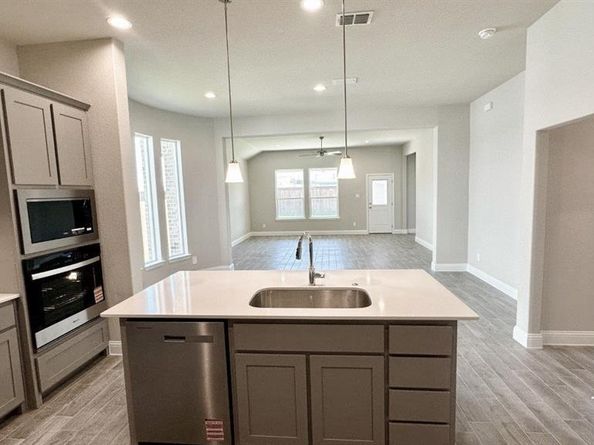 2609  MCCORMICK Street , Denton Texas 76205