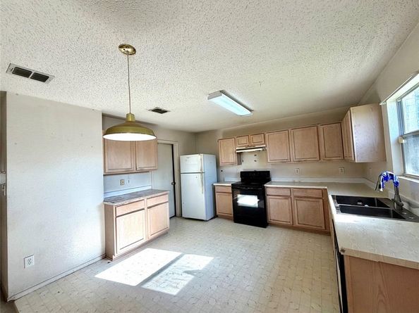 1257  Regal Drive , Garland Texas 75040