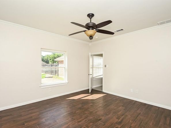 2057  Spinnaker Lane , Azle Texas 76020