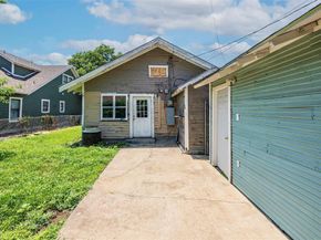 1323 S Lake Street , Fort Worth Texas 76104