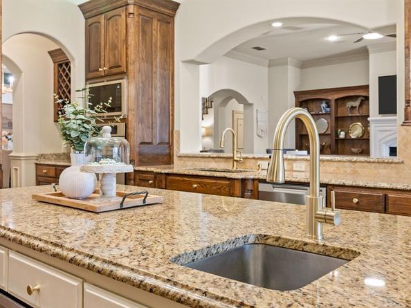 6804  Whittier Lane , Colleyville Texas 76034