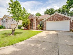 1104  Angel Fire Lane , Arlington Texas 76001