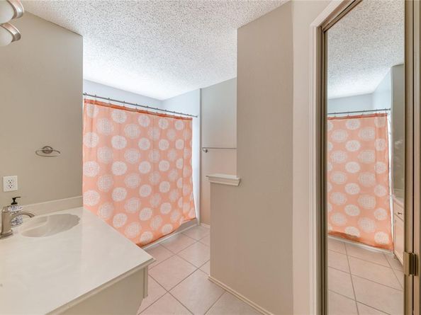 402  Santa Fe Trail  37, Irving Texas 75063