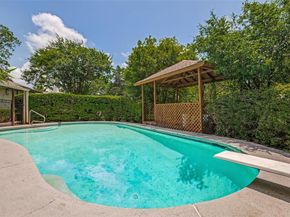 237  Southwood Drive , Lancaster Texas 75146