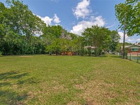 237  Southwood Drive , Lancaster Texas 75146
