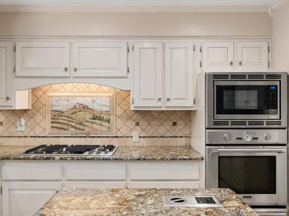 8111  Russell Curry Road , Arlington Texas 76001