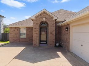 1640  Nashwood Drive , Grand Prairie Texas 75051