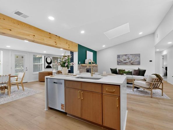 3045  Lockmoor Lane , Dallas Texas 75220
