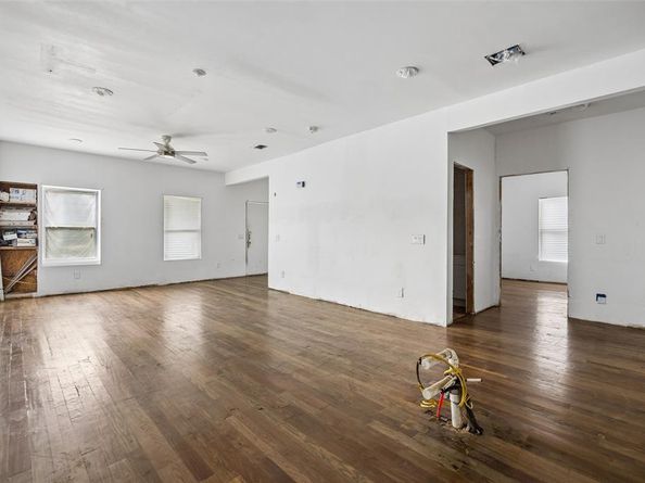 2830  Tanner Street , Dallas Texas 75215