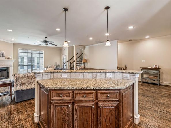 1910  Hope Street  15, Dallas Texas 75206