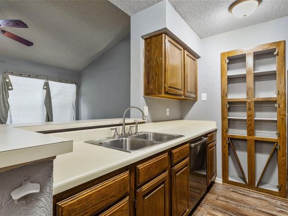 1307  Willoughby Lane  5421, Arlington Texas 76011