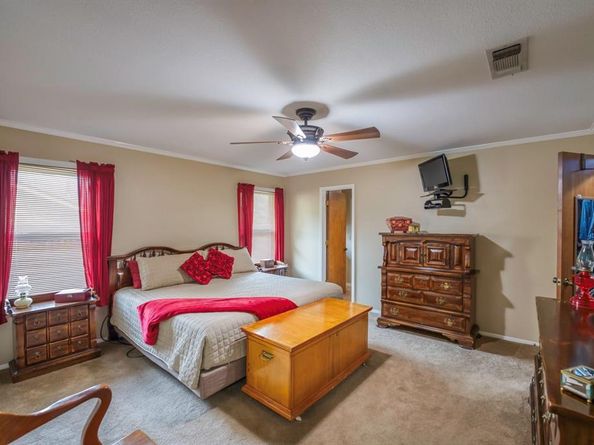 740  Montvale Drive , Mansfield Texas 76063