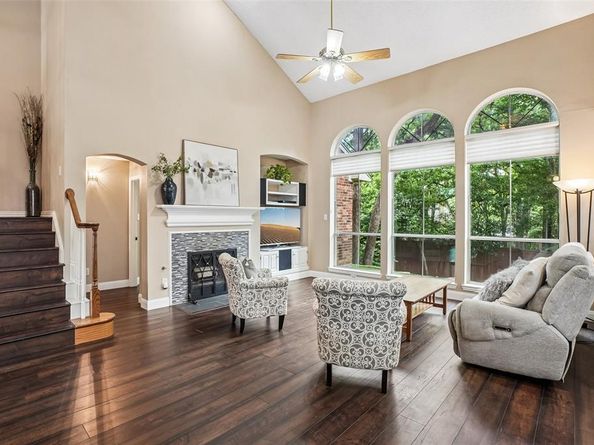 2809  Stonehurst Drive , Grapevine Texas 76051