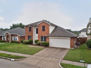 317 E Clover Park Drive , Fort Worth Texas 76140