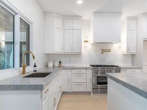 10564  Cox Lane , Dallas Texas 75229