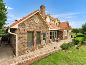2929  Waterford Drive , Irving Texas 75063