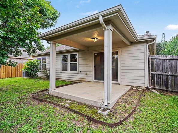 1865  Lynnwood Hills Drive , Fort Worth Texas 76112