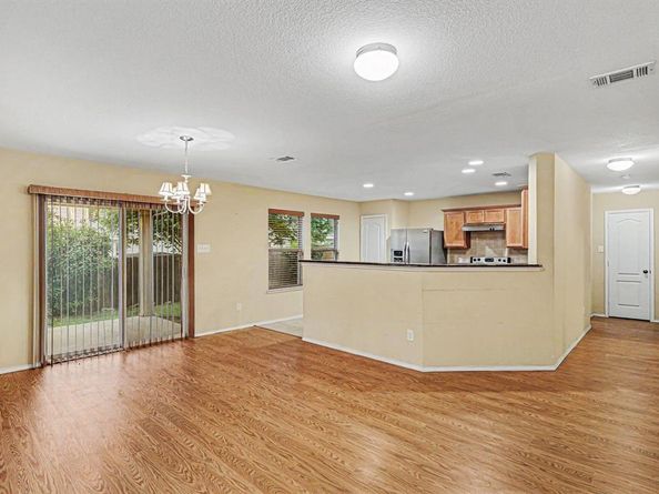 1865  Lynnwood Hills Drive , Fort Worth Texas 76112