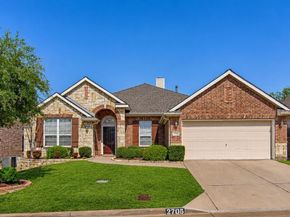 2705  Fox Creek Trail , Arlington Texas 76017
