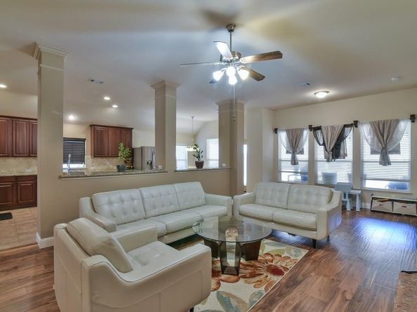 2705  Fox Creek Trail , Arlington Texas 76017