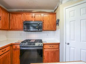2812 N Hampton Drive , Grand Prairie Texas 75052