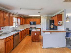 2812 N Hampton Drive , Grand Prairie Texas 75052