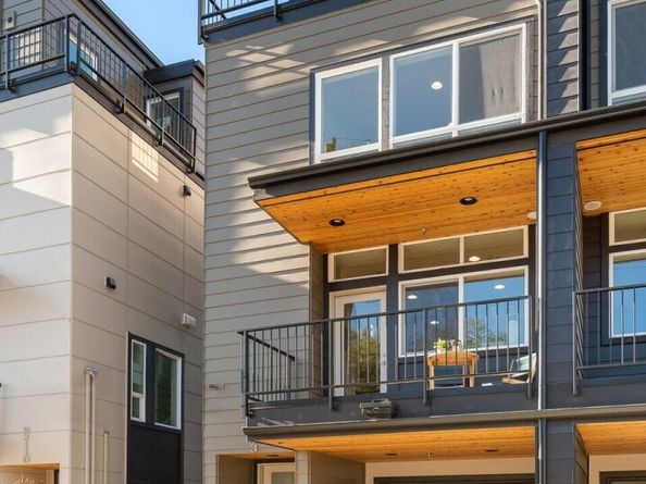 9209 Densmore Avenue N, Seattle WA 98103