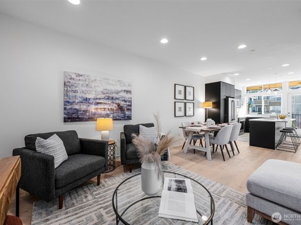 9209 Densmore Avenue N, Seattle WA 98103