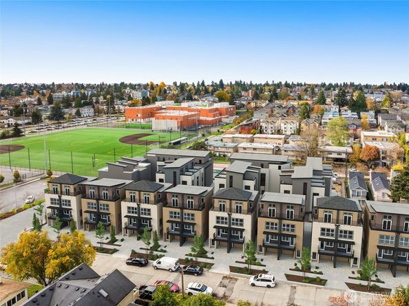 9209 Densmore Avenue N, Seattle WA 98103