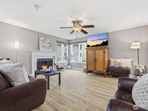 22242 24th Ave S F46, Des Moines WA 98198