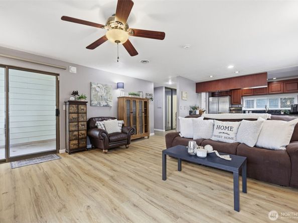 22242 24th Ave S F46, Des Moines WA 98198