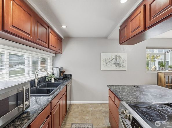 22242 24th Ave S F46, Des Moines WA 98198