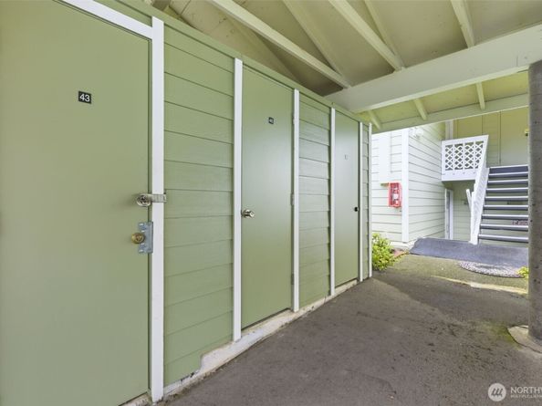 22242 24th Ave S F46, Des Moines WA 98198