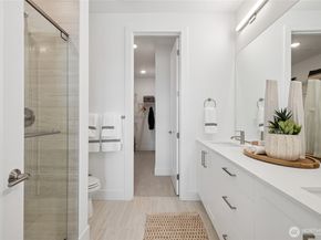 12217 137th Place NE 2703, Redmond WA 98052