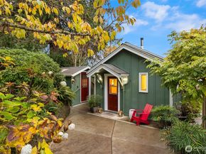 9986 NE Ewing Street, Bainbridge Island WA 98110