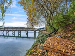 9986 NE Ewing Street, Bainbridge Island WA 98110