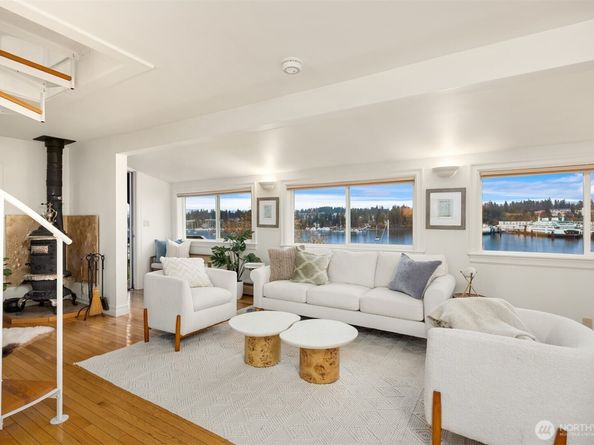 9986 NE Ewing Street, Bainbridge Island WA 98110