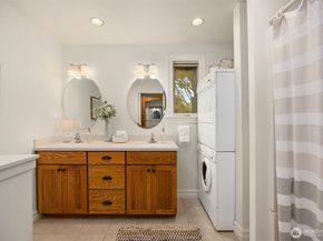 9986 NE Ewing Street, Bainbridge Island WA 98110